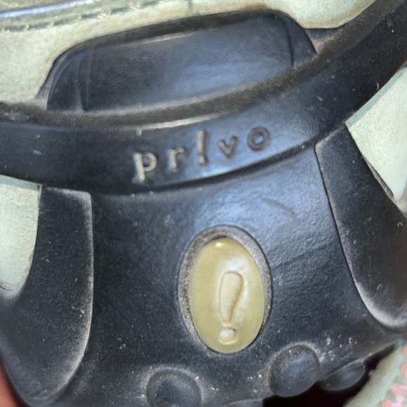 Women’s winter shoes size 6, leather upper and rubber soles.Very good condition. - Picture 4 of 6